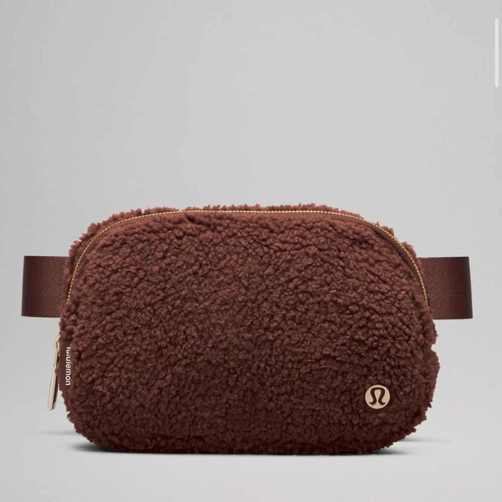 NWT!! Everywhere Belt Bag